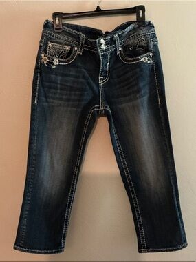 Vigoss Dark Blue Straight Leg Capris Jeans with Embroidered Pockets 9/10